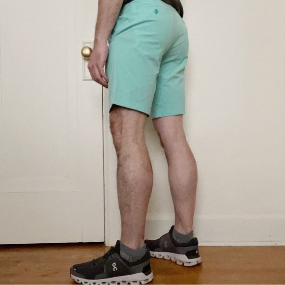 Vineyard Vines Men’s 9” Performance Breaker Short Green Size 28 - Picture 2 of 9